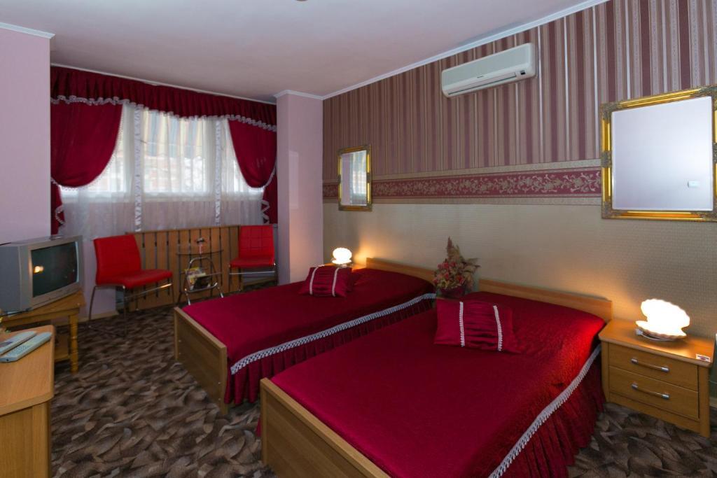 Yor-Daniel Hotel Pazardżik Zewnętrze zdjęcie